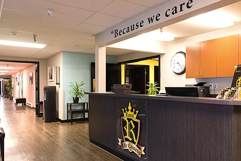 Royal Life Centers at Puget Sound - Photo 3